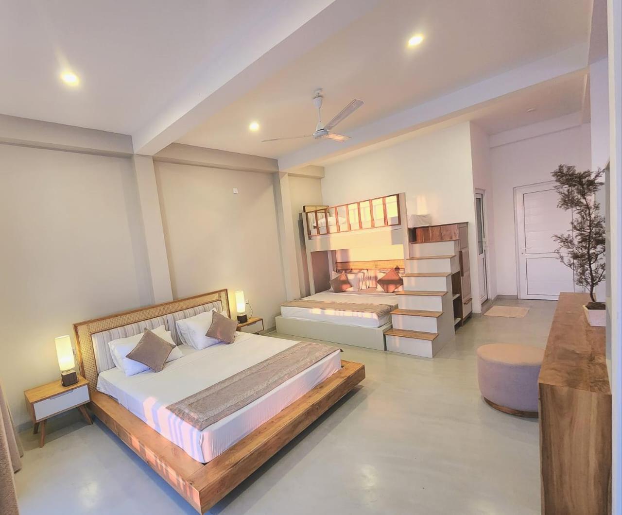 Hotel Blue Note Hikkaduwa Bagian luar foto